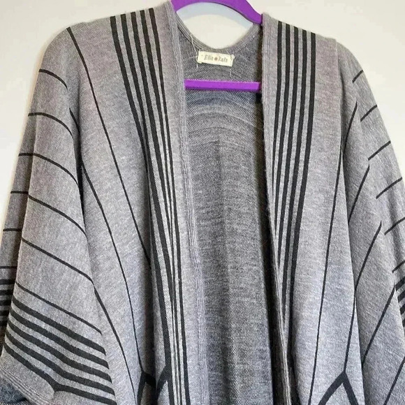 Ellie + Kate Gray and Black Shawl - Picture 4 of 9